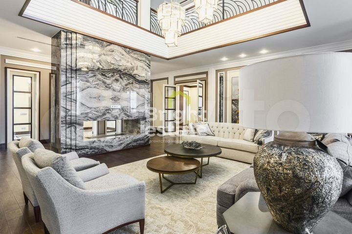 Дом 967,9 м² на участке 34,3 сот.