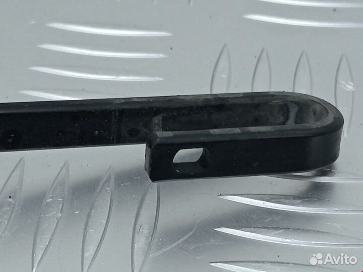 Щеткодержатель (поводок стеклоочистителя, дворник)