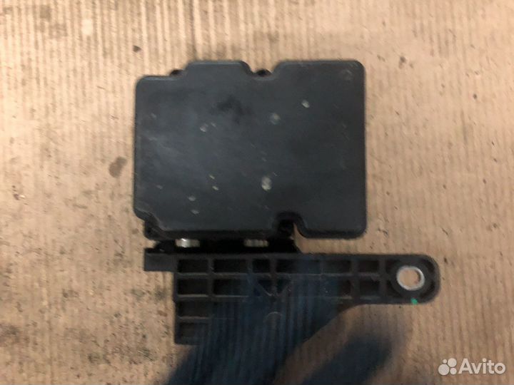 Hyundai Elantra блок абс