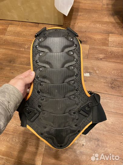 Черепашка защитная для экстремальных видов спорта