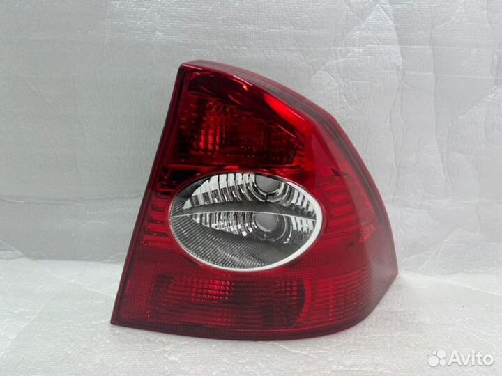 Фонарь наружный задний правый Ford Fokus 2