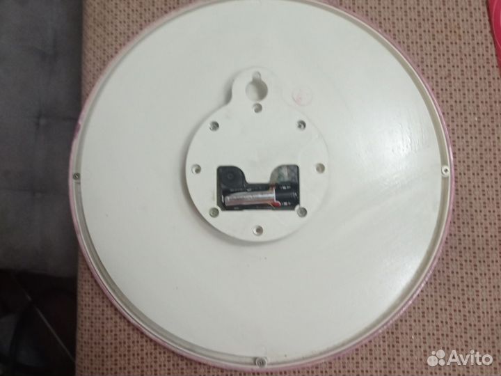 Часы электронные настенные