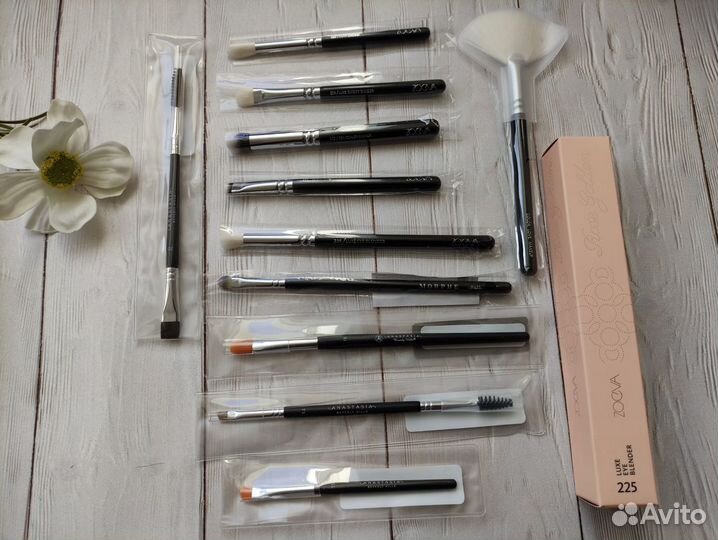 Кисти, бьютиблендер и аксессуары