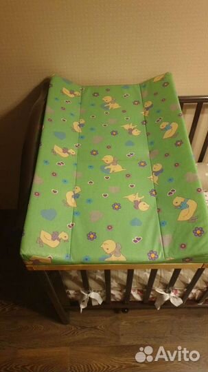 Пеленальная доска на кроватку