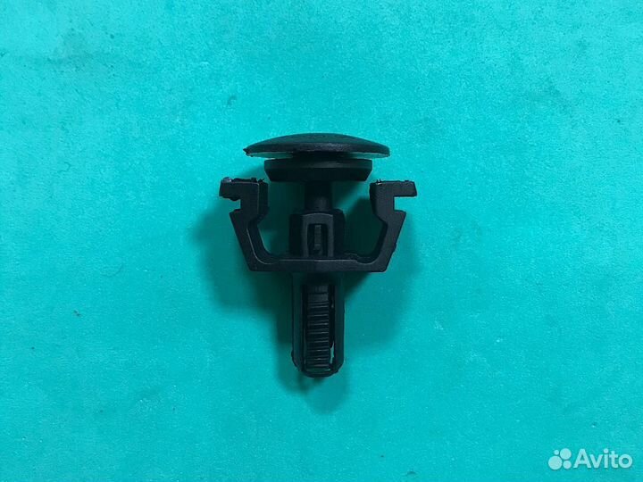 Мерседес 204, 205, 211, 212, 221 крепеж радиатора