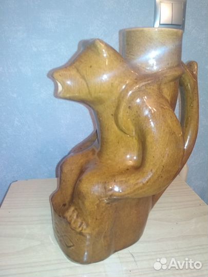 Керамические кувшины, бутылкии с медведем