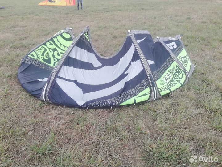 Кайты Naish Torch 9м и Helix 12м