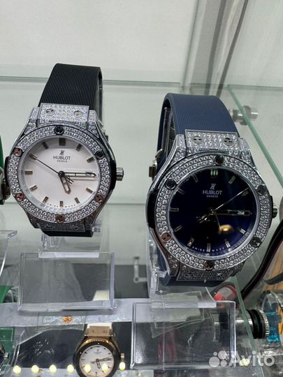 Часычасы женские Hublot