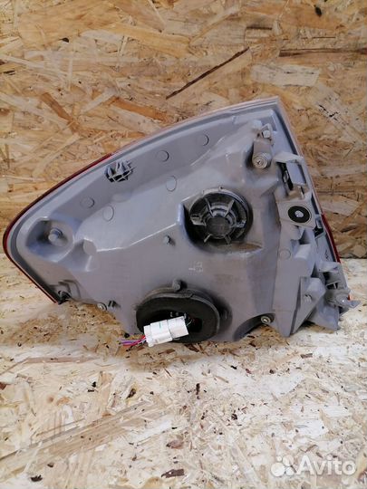 Фонарь правый Infiniti M Y50 Rest