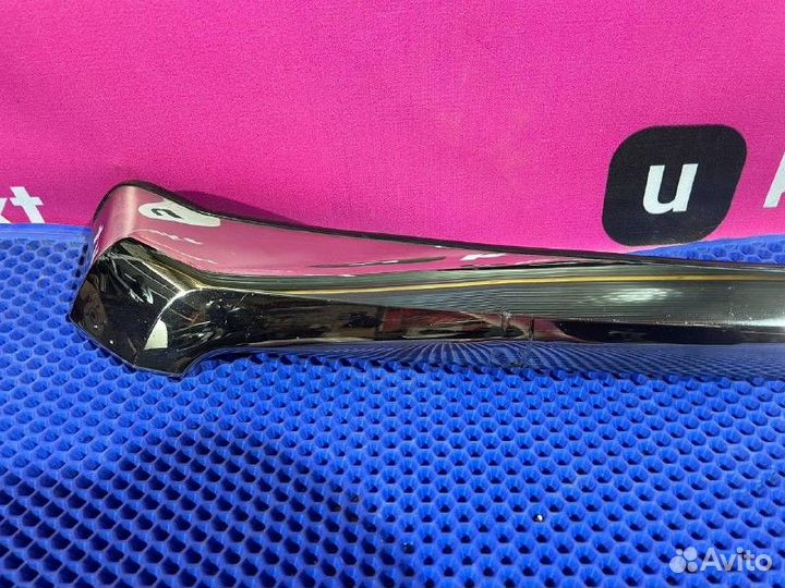 Молдинг капота