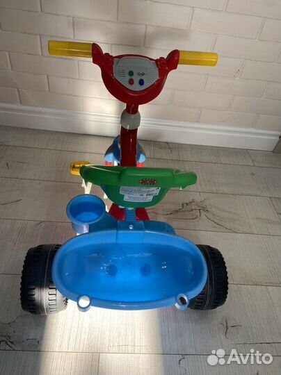 Трехколесный велосипед со звуковым модулем