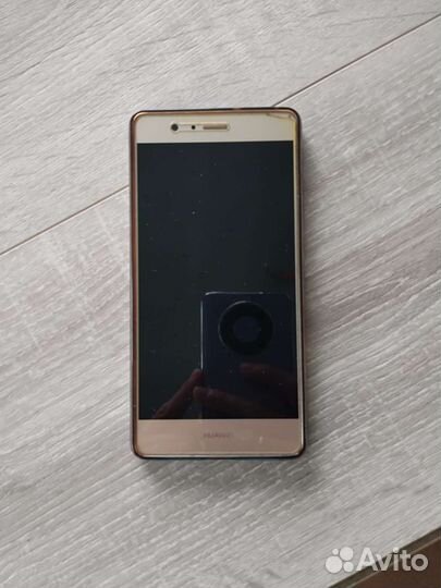 Телефон сенсорный Huawei