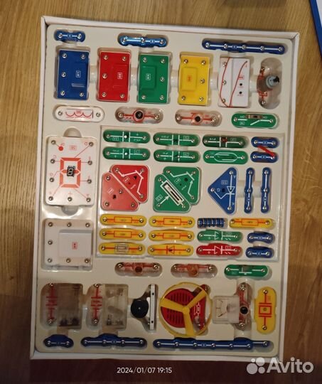 Электронный конструктор 