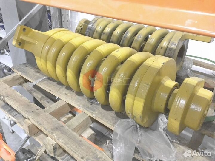 Натяжитель гусеницы JCB JS240