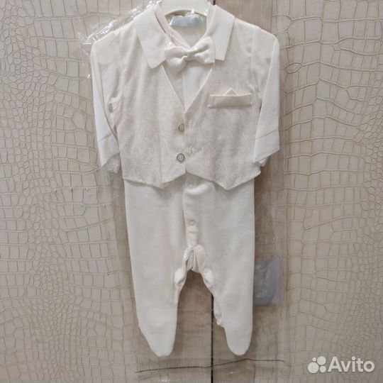 Абсолютно новый костюм для мальчика