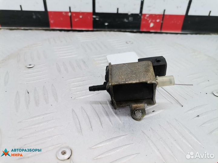 Клапан вакуумного управления Volkswagen Passat B3