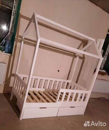 Кроватка-домик детская