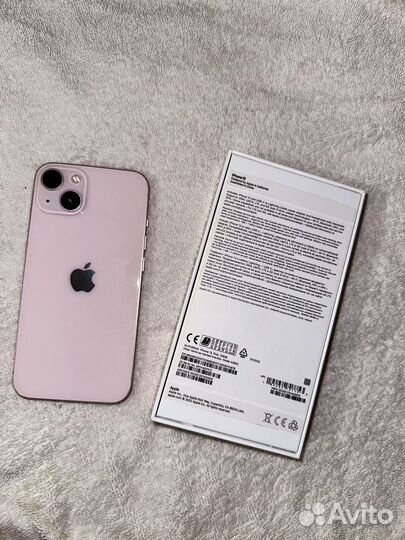Телефон iPhone 13