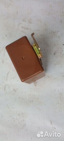 Реле стеклоподъемника Ssangyong Rexton переднее ле