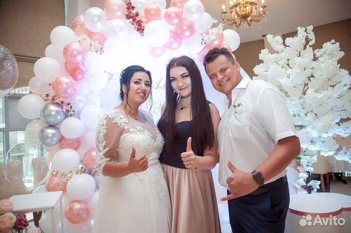 Ведущий на праздник