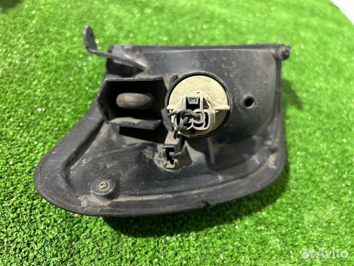 Поворотник передний левый Subaru Forester SF5 EJ