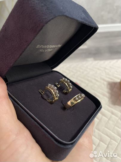 Золотые серьги с бриллиантами