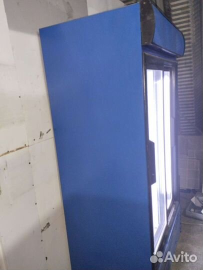 Холодильный шкаф витрина