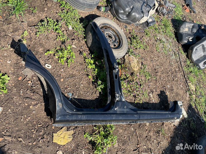 Порог правый Nissan Almera Classic B10