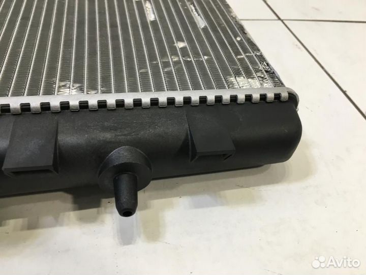 Радиатор охлаждения двигателя Citroen DS5 K