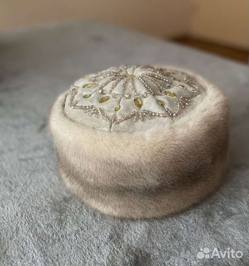 Шапка женская из натурального меха норки