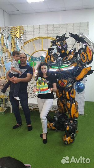 Трансформер Бамблби, цена с аниматором