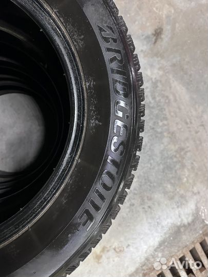 Bridgestone Blizzak Spike-01 225/65 R17