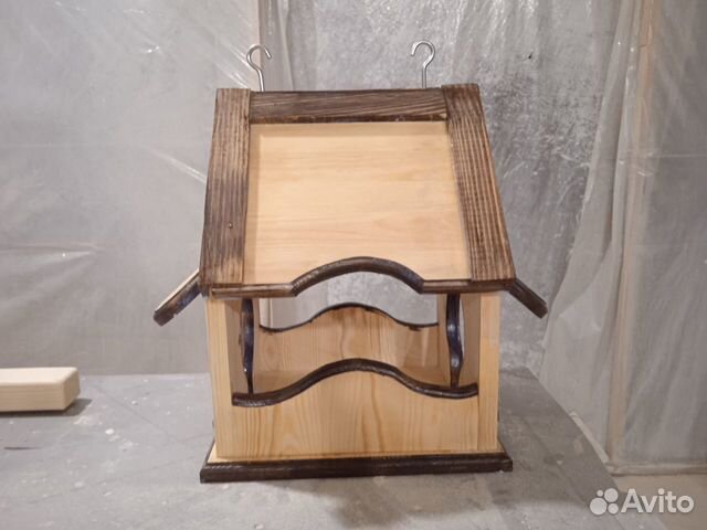 Кормушка для птиц из дерева