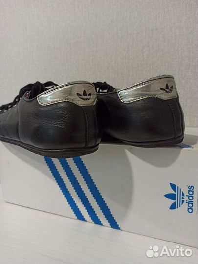 Кроссовки Adidas