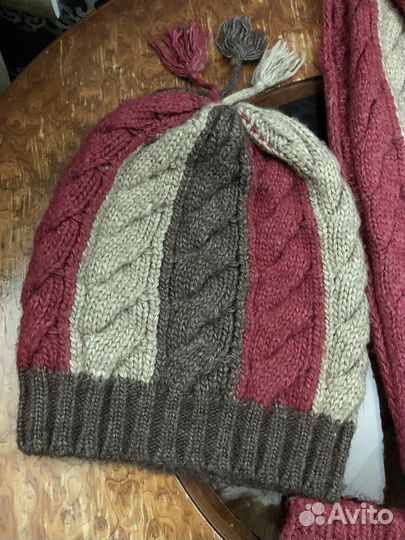 Женский зимний комплект : шапка, шарф, перчатки