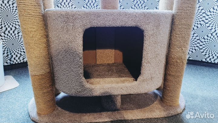 Большая когтеточка с домиком