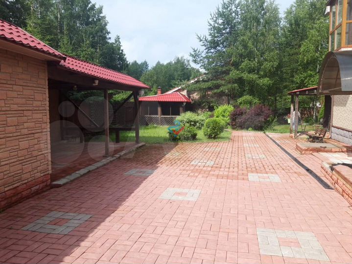 Дом 300 м² на участке 20 сот.