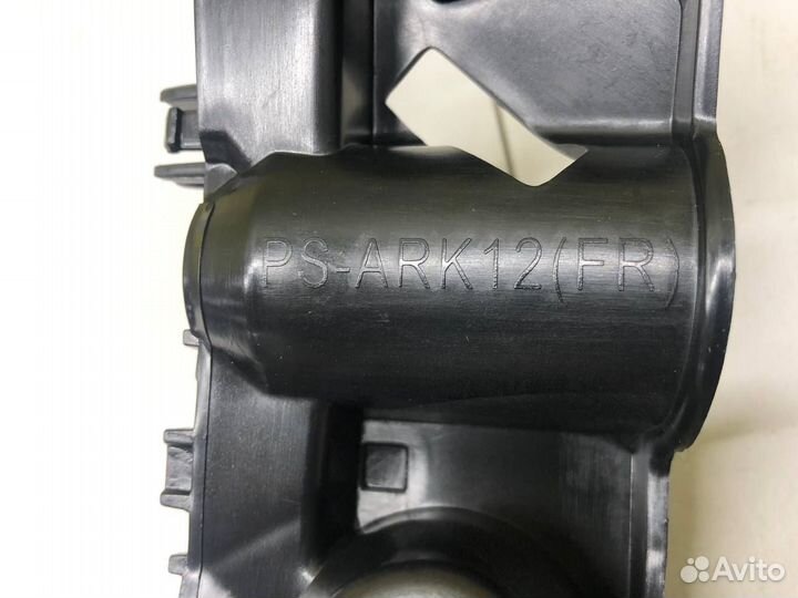 Крепление бампера переднее правое Renault Arkana