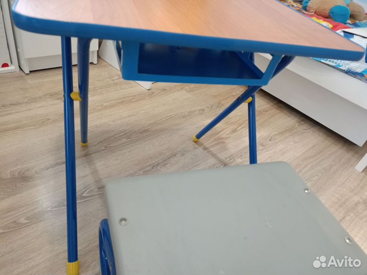 Стол и растущий стул деми
