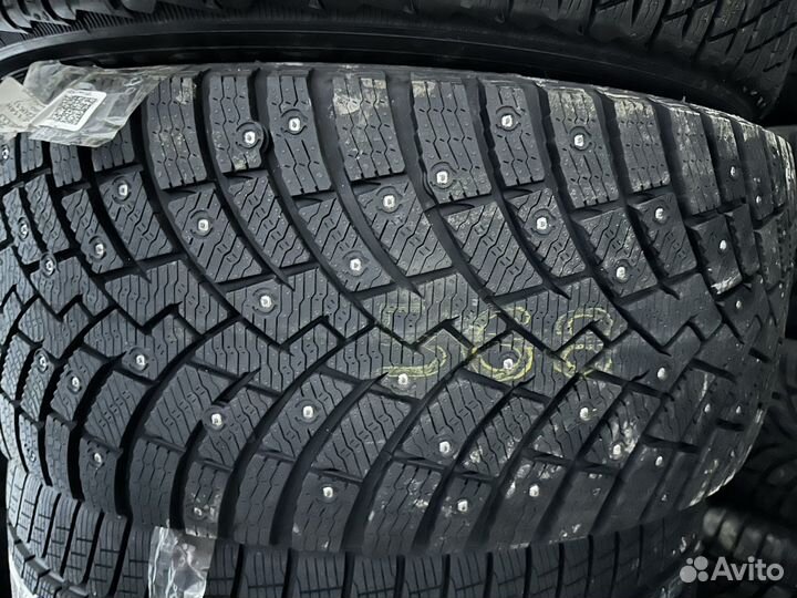 Pirelli Ice Zero 2 285/45 R22 114H