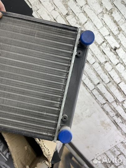 Радиатор охлаждения vw passat 1.6 / 1.8. 88-93