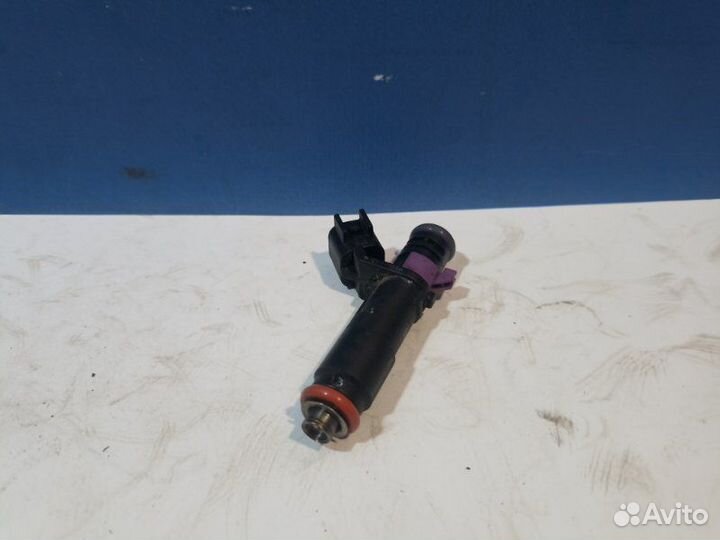 Форсунка топливная Chevrolet Cobalt T250 1.5 B15D2