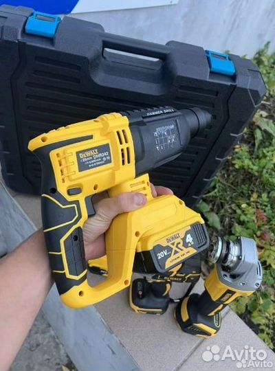 Аккумуляторный набор Dewalt 4 в 1