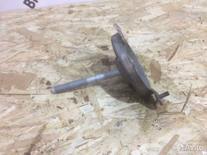 BMW F10 Упорная шайба задняя левая с Японии