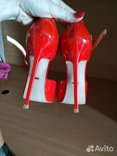 Босоножки Vitacci