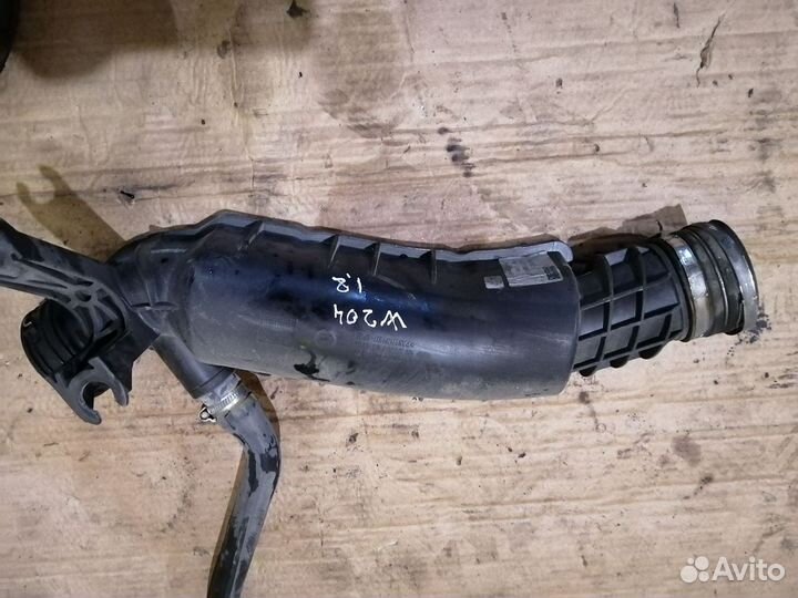 Патрубок Мерседес W204 W211 1.8 компрессор