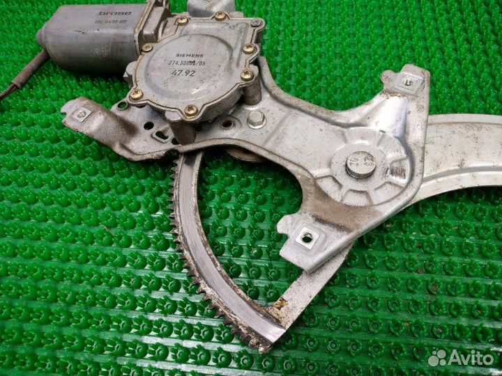 Стеклоподъемник передний правый Volkswagen Passat