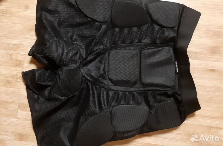 Защитные шорты для сноуборда