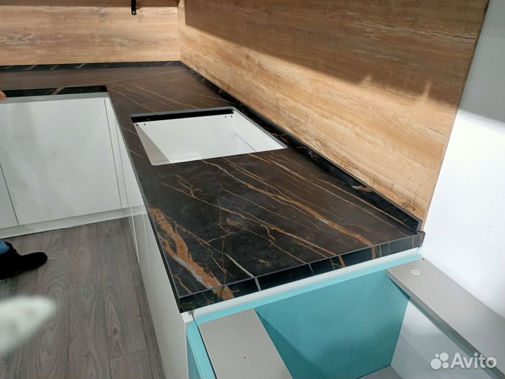 Столешница из акрилового на заказ