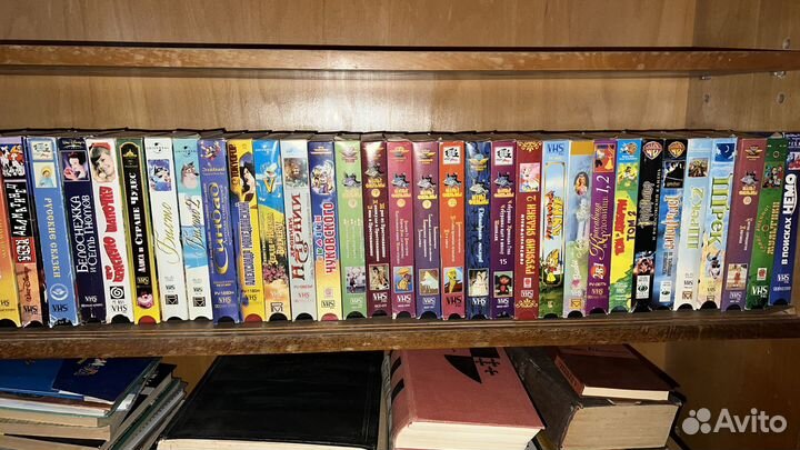 Видеокассеты с мультфильмами